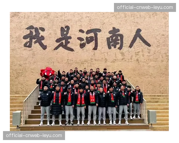 中超揭幕战:浙江队1-1河南队,双方均以三中卫体系开局 中超揭幕战:浙江队1-1河南队,双方均以三中卫体系开局