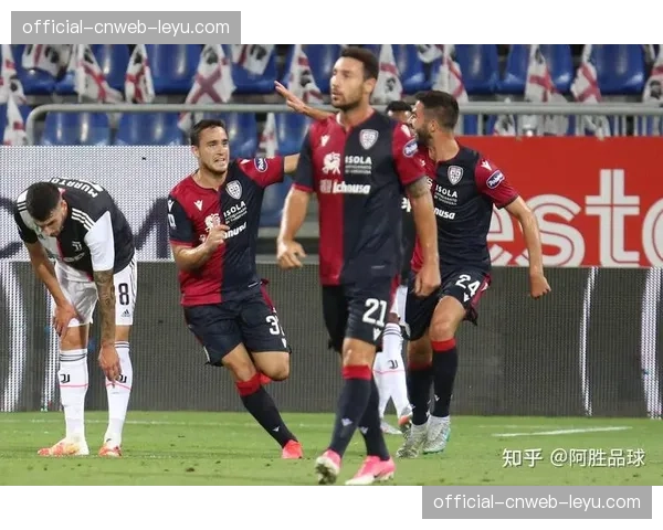 萨索洛2-1逆转卡利亚里，后者保级形势愈发严峻